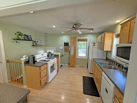 320 Gregory Ave, Munster, IN 46321 photo 5