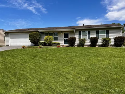 785 Governor Rd, Valparaiso, IN 46385