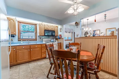 706 N Raymond St, Griffith, IN 46319 photo 8