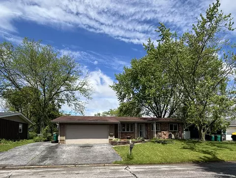 353 B Salt Creek Pkwy, Valparaiso, IN 46385
