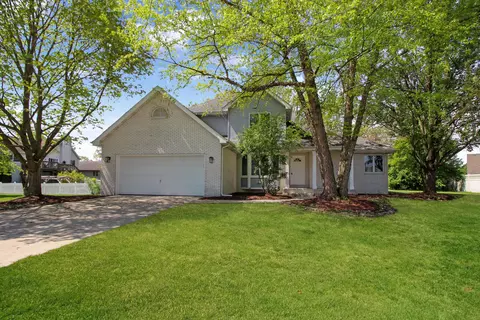 8540 Kelly Ct, Saint John, IN 46373