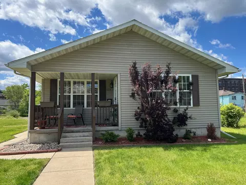 622 Harrison St, Gary, IN 46402 photo 1