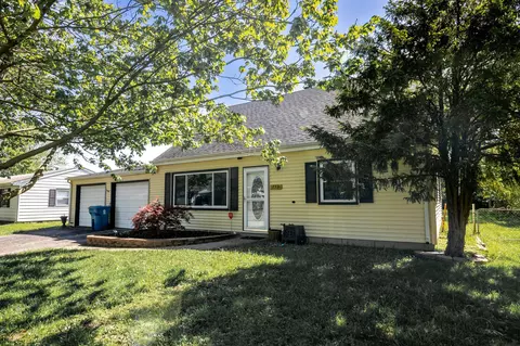 733 Eagle Creek Rd, Valparaiso, IN 46385