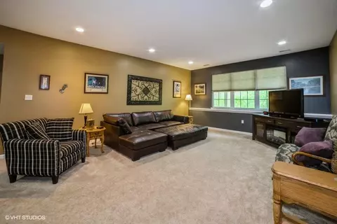 8807 Forest Glen Ct, Saint John, IN 46373 photo 14