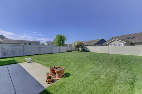 1210 Thistle Dr, Griffith, IN 46319 photo 4