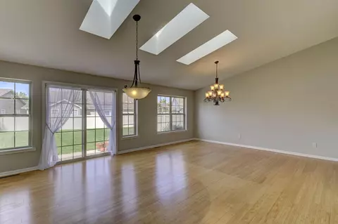 1210 Thistle Dr, Griffith, IN 46319 photo 8