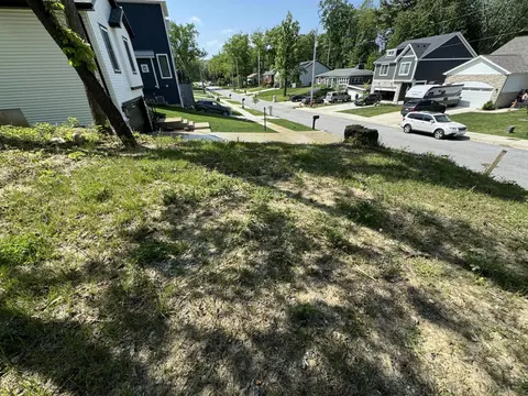1012 Center St, Valparaiso, IN 46385 photo 2