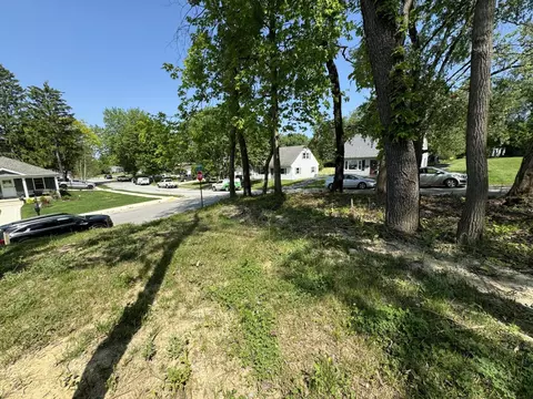 1012 Center St, Valparaiso, IN 46385 photo 4