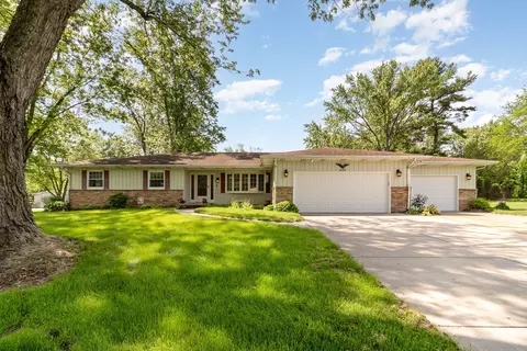 232 Krouser Dr, Valparaiso, IN 46385