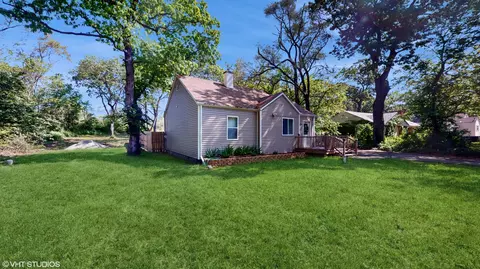 2120 Crest Rd, Gary, IN 46408 photo 2