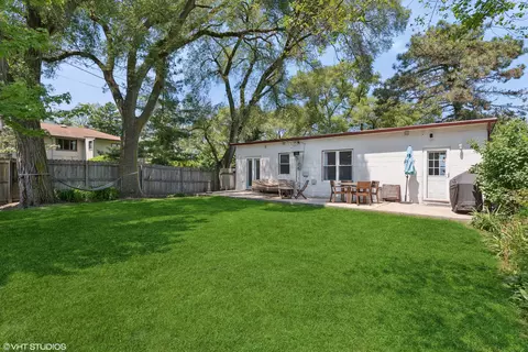 Exterior - 8713 Pine Ave, Gary, IN 46403 photo 4 of 8