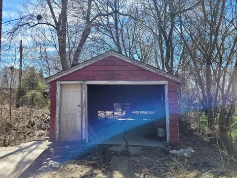 957 E 44th Ave, Gary, IN 46409 photo 2