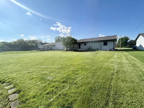 881 Apache Ln, Lowell, IN 46356 photo 4