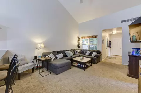 940 N Colfax St, Griffith, IN 46319 photo 10