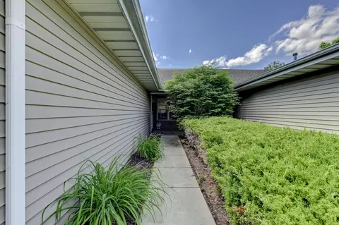 940 N Colfax St, Griffith, IN 46319 photo 3