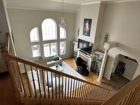 Living - 10281 Doubletree Dr, Crown Point, IN 46307 photo 3 of 7