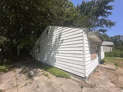 Exterior - 1134 Cass St, Gary, IN 46403 photo 2 of 7
