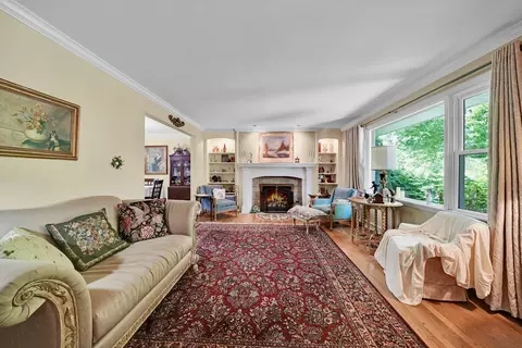 Living - 1832 River Dr, Munster, IN 46321 photo 1 of 8