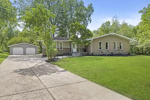 8906 Lee St, Crown Point, IN 46307 photo 1