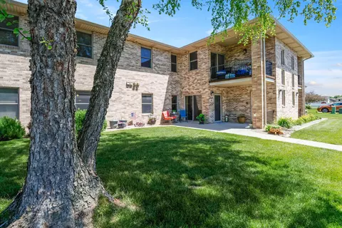 960 Birch Dr, Crown Point, IN 46307 photo 1