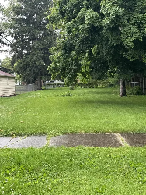 1109 Lafayette St, Valparaiso, IN 46383