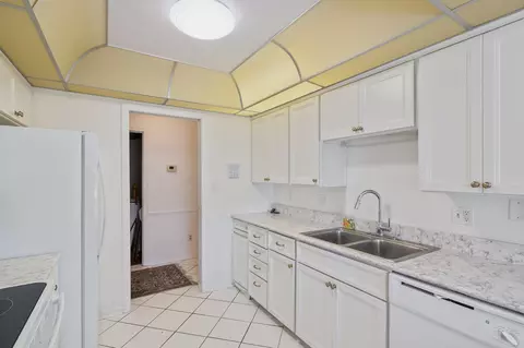 2231 Martha St #D1, Highland, IN 46322 photo 3