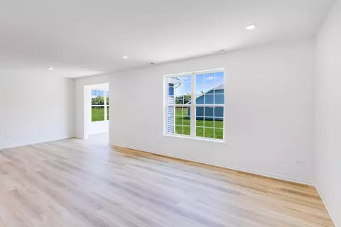 Living - 10993 Thomas St, Winfield, IN 46307 photo 3 of 4