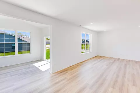 Living - 10993 Thomas St, Winfield, IN 46307 photo 4 of 4