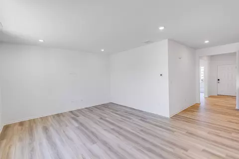Living - 10993 Thomas St, Winfield, IN 46307 photo 1 of 4