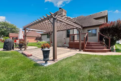 Exterior - 1103 Cornwallis Ln, Munster, IN 46321 photo 3 of 5