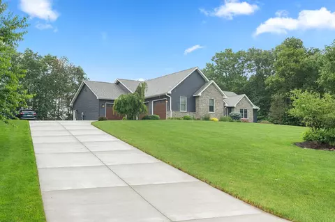 Exterior - 10044 Memory Ln, De Motte, IN 46310 photo 8 of 35