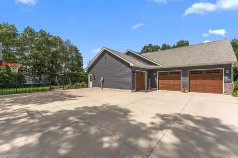 Exterior - 10044 Memory Ln, De Motte, IN 46310 photo 32 of 35