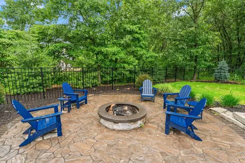 Exterior - 10044 Memory Ln, De Motte, IN 46310 photo 11 of 35