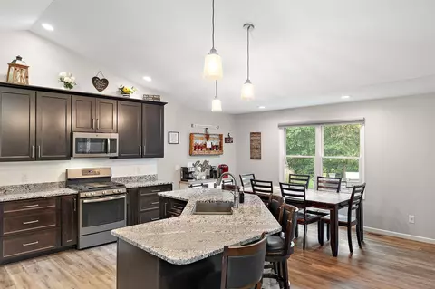 Kitchen - 10044 Memory Ln, De Motte, IN 46310 photo 3 of 5