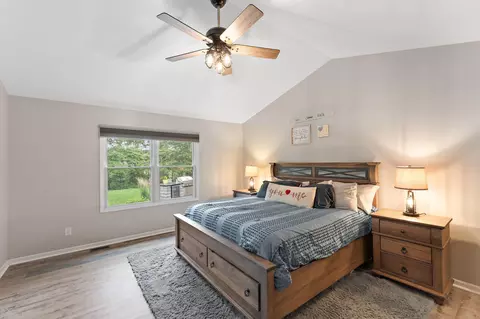 Bedroom - 10044 Memory Ln, De Motte, IN 46310 photo 2 of 6