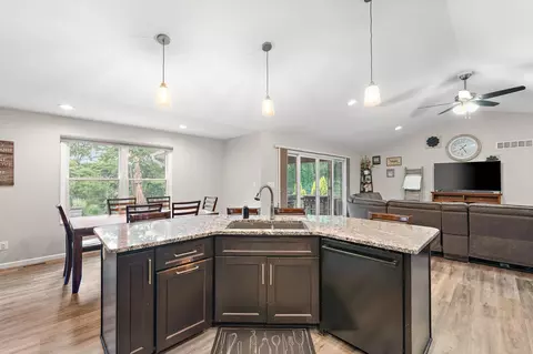 Kitchen - 10044 Memory Ln, De Motte, IN 46310 photo 4 of 5