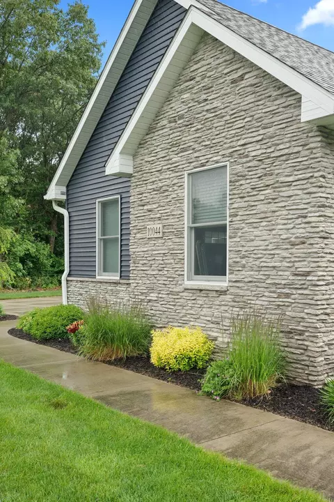 Exterior - 10044 Memory Ln, De Motte, IN 46310 photo 6 of 35