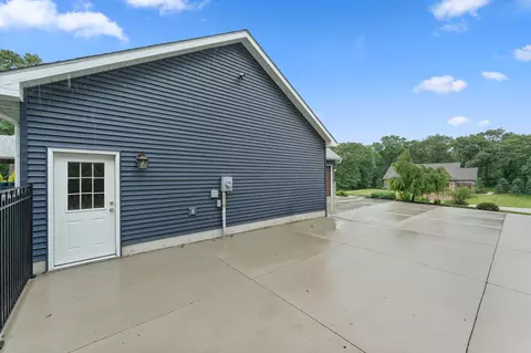 Exterior - 10044 Memory Ln, De Motte, IN 46310 photo 4 of 35
