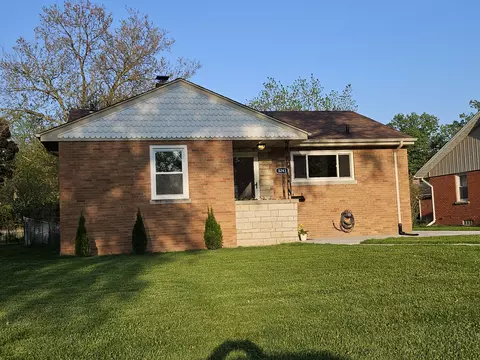 8243 Northcote Ave, Munster, IN 46321