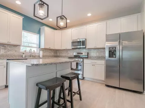 Kitchen - 1147 Stinson Dr, Burns Harbor, IN 46304 photo 1 of 4