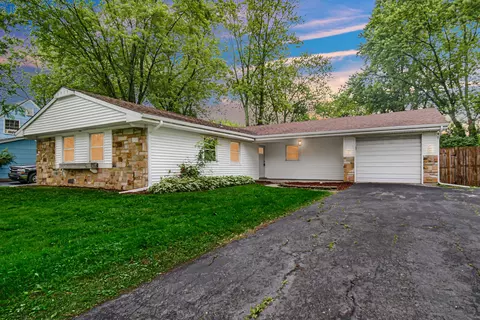 397 Clear Creek Dr, Valparaiso, IN 46385