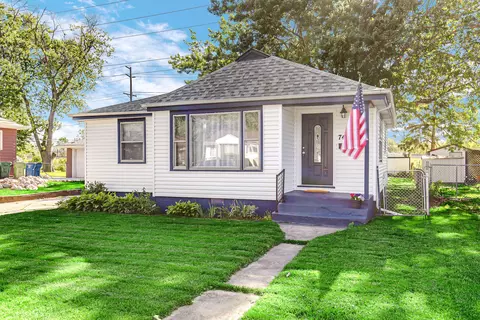 7432 S Mccook Ave, Hammond, IN 46323