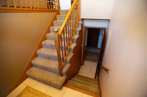 Entry Way - 353 Manchester Ct, Griffith, IN 46319 photo 5 of 6