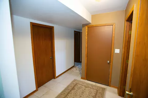 Entry Way - 353 Manchester Ct, Griffith, IN 46319 photo 6 of 6