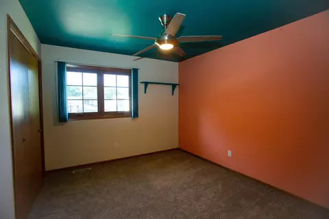 Bedroom - 353 Manchester Ct, Griffith, IN 46319 photo 5 of 11