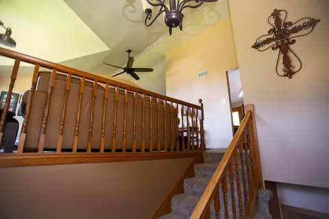 Entry Way - 353 Manchester Ct, Griffith, IN 46319 photo 1 of 6