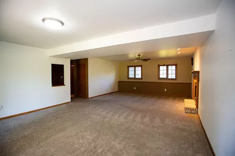 Living - 353 Manchester Ct, Griffith, IN 46319 photo 5 of 8