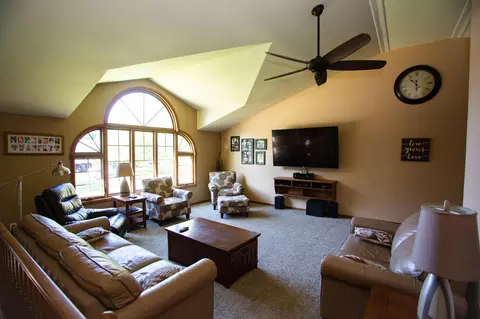 Living - 353 Manchester Ct, Griffith, IN 46319 photo 3 of 8