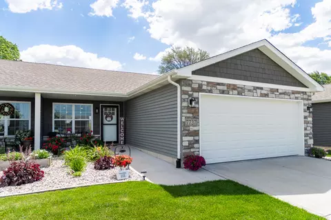 7737 Wright St, Merrillville, IN 46410 photo 2