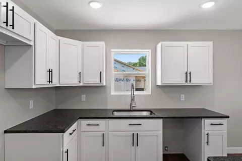 162 E Pine St, Wheatfield, IN 46392 photo 8